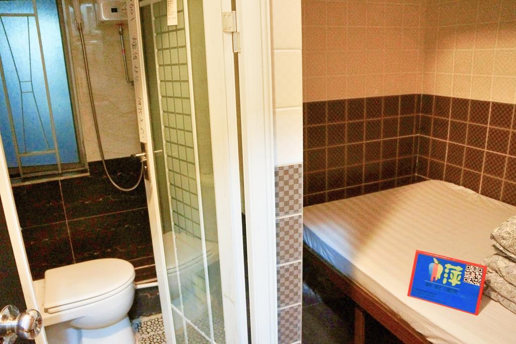 Xing Xing Hostel Хонконг Стая снимка